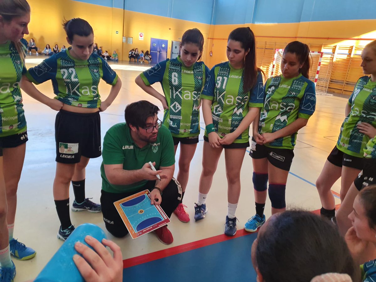 balonmanoikasa's tweet photo. 𝗘𝗤𝗨𝗜𝗣𝗢𝗦 𝗕𝗔𝗦𝗘 1920 #1CF
🏆 𝗝.8🏟 La Mina (Madrid)
❎@iKasaBMMADRID 24:27 @BM_CVE
A pesar de competir hasta el final el resultado de nuestras chicas no fue el deseado. Mucho ánimo y a pelear hasta el final! #valor💪💚 #ikasers https://t.co/GmuiXy4HR6