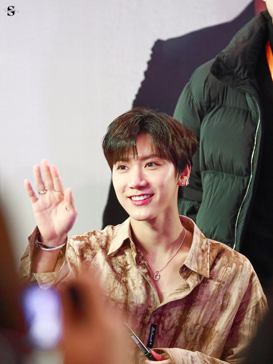 200112 하이 하이
Chengdu Fansign
#TEN #李永钦 #텐 #เตนล์ #WayV #威神V