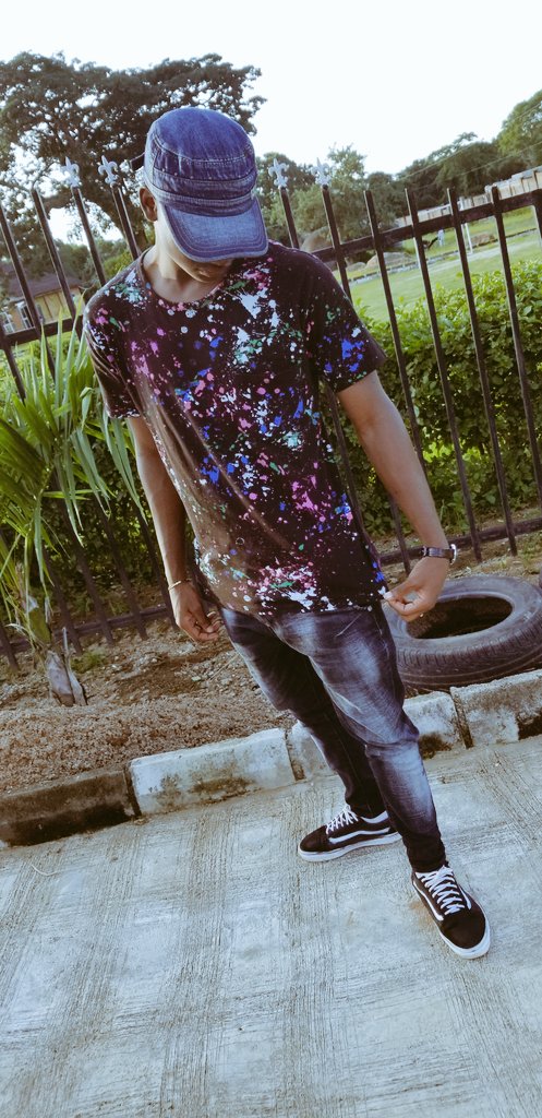Moobiee_'s tweet photo. Never look down on anyone, except to admire their shoes. π΅
#teamcool #rep17 π https://t.co/dOLikzoXUE