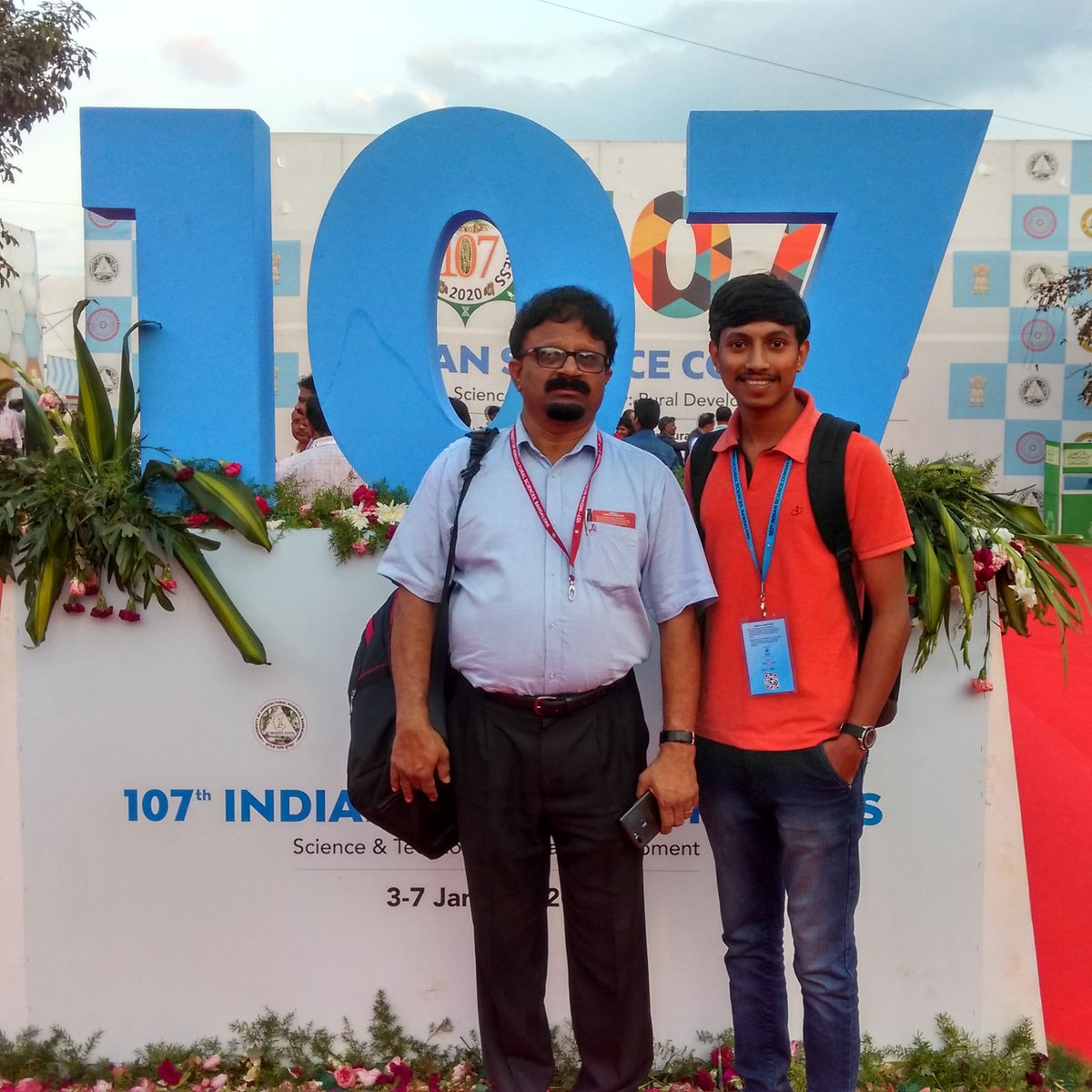 NidheeshVR's tweet photo. Me with my guide Prof. Santhosh Chidangil @ 107 Indian science congress. https://t.co/U3VcyAXhjp