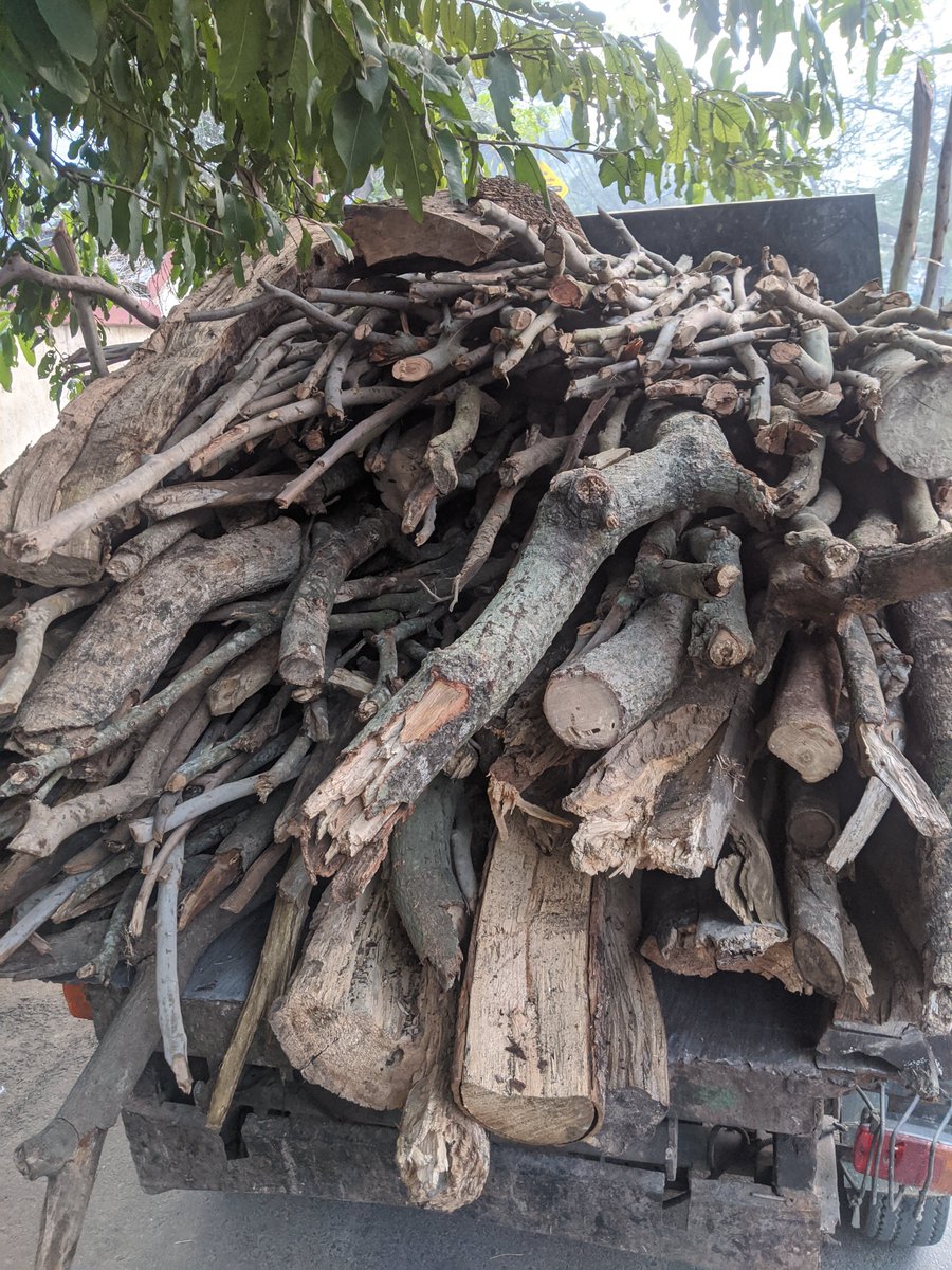 narentrips's tweet image. This mini truck with no number plates , driver having no papers , no driving licence, practically ran over me in front of #ButlerPalace colony in Lucknow. Who will take action against this @Uppolice , @UPGovt .Its working for #UPNagarNigam. Apparently its number etched is 3077