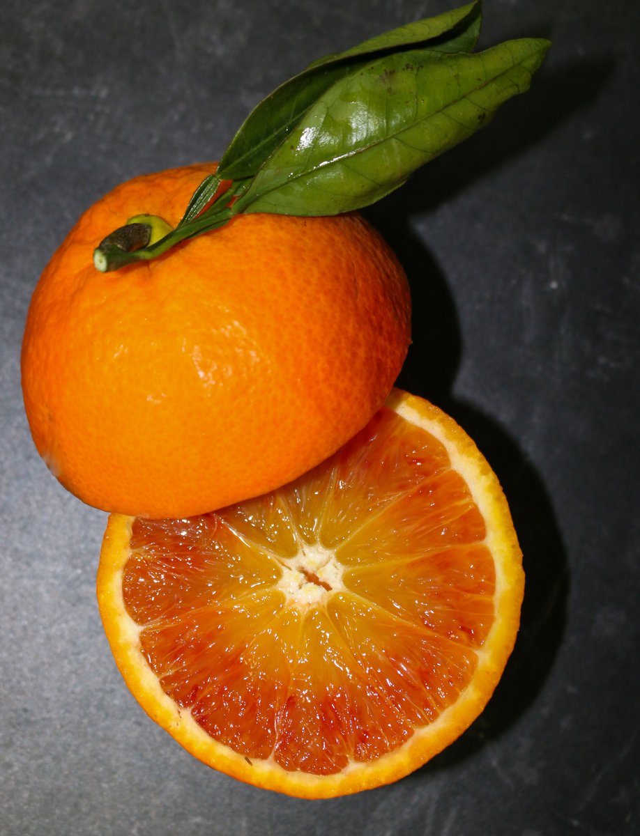 wellocksfood's tweet photo. Fresh in! Leafy Tarocco blood oranges are now in stock. #Wellocks https://t.co/hH9691Vv2g