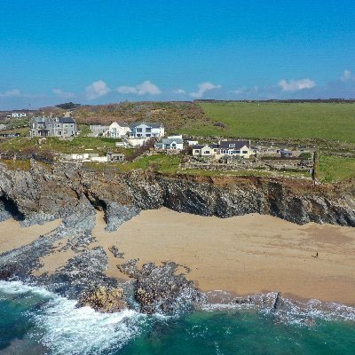 skyphotographyc's tweet photo. Turning our passion into a reality, being able to provide you with high quality aerial property photography throughout Cornwall. Contact us for details and to make a booking. #skyphotographycornwall #aerialpropertyphotography #Cornwall #aerialphotography #captureyourhome https://t.co/fCjhrme5nS
