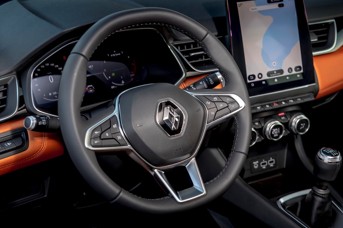 CarCliq's tweet photo. Renault and French smart home connectivity company Otodo have developed tech that connects a car to smart home, allowing drivers to control smart objects in their home from their car and vice versa! 👀 #Renault #otodo #smarthome #SmartTech https://t.co/7sWbEWb49l