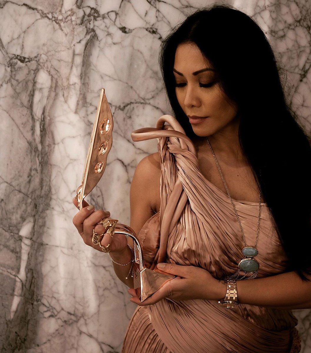 _NusantaraKu_'s tweet photo. [Lipuran]

Anggun berhasil meraih piala Asian Television Awards untuk "Outstanding Contribution to Perfoming Arts". Selamat @Anggun_Cipta 

#NusantaraKu #NusantaraKuMedia #Lipuran #GoodNewsForYou #Indonesia #Anggun #AnggunCipta #AsianTelevisionAwards #Awards https://t.co/PsweAXFElJ