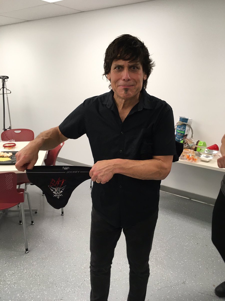 johnmicelidrums's tweet photo. Florida you ROCK and thanks for the Unique gift. #ohmy #meatloaf #BAT https://t.co/0EUtEOHk3x