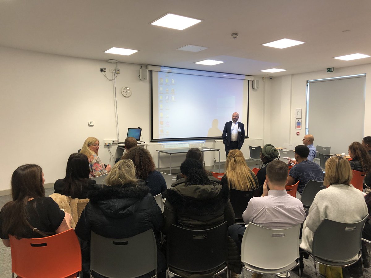 nickinsley22's tweet image. The 1st icebreaker of the 2020 was @CollegeNELondon this morning! #mentoring #Careers #Icebreaker @CareerReadyUK. Huge thanks to all the volunteers from @LBGplc @WellsFargo @HMRCgovuk @hmtreasury @PA_Consulting @WatesGroup