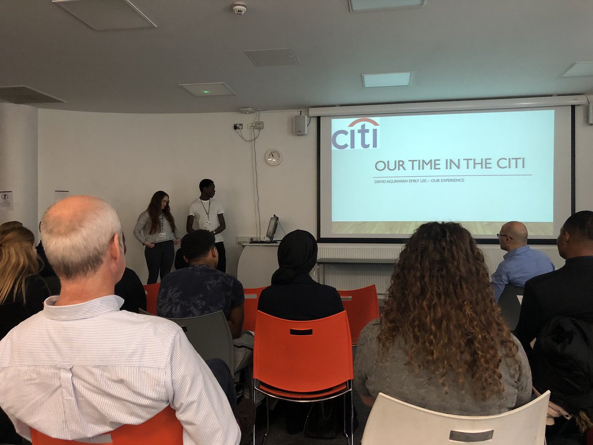 nickinsley22's tweet image. The 1st icebreaker of the 2020 was @CollegeNELondon this morning! #mentoring #Careers #Icebreaker @CareerReadyUK. Huge thanks to all the volunteers from @LBGplc @WellsFargo @HMRCgovuk @hmtreasury @PA_Consulting @WatesGroup