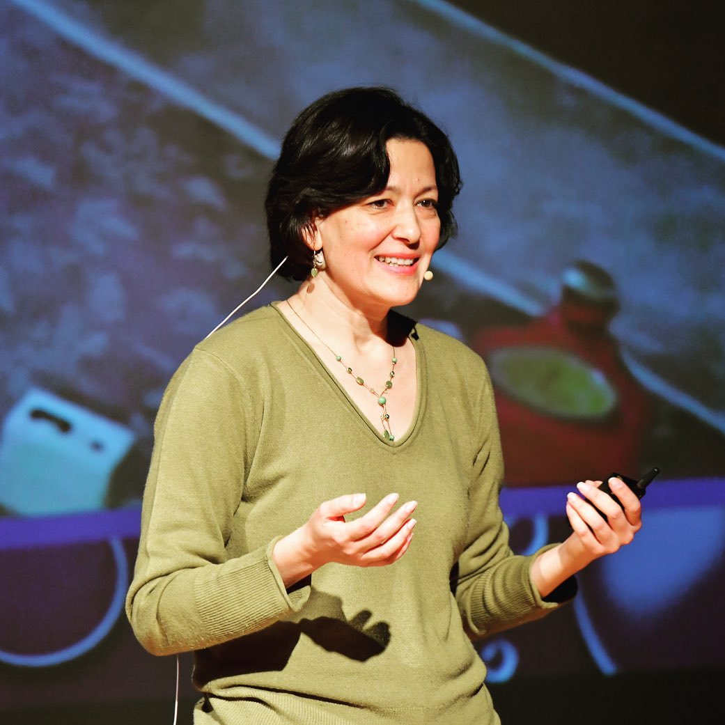 AFSTurkiye's tweet image. 6. Kültürlerarası Hikayeler Konferansı'nda AFS Hosting ve Sending annesi Betül Gümüş, “zaman ayarlı kapsül”ün ortaya çıkardığı AFS etkisini anlattı: bit.ly/asilolansadece… 
#afseffect #afsturkey #turkkulturvakfi1974 #asılolandeneyim #türkkültürvakfı