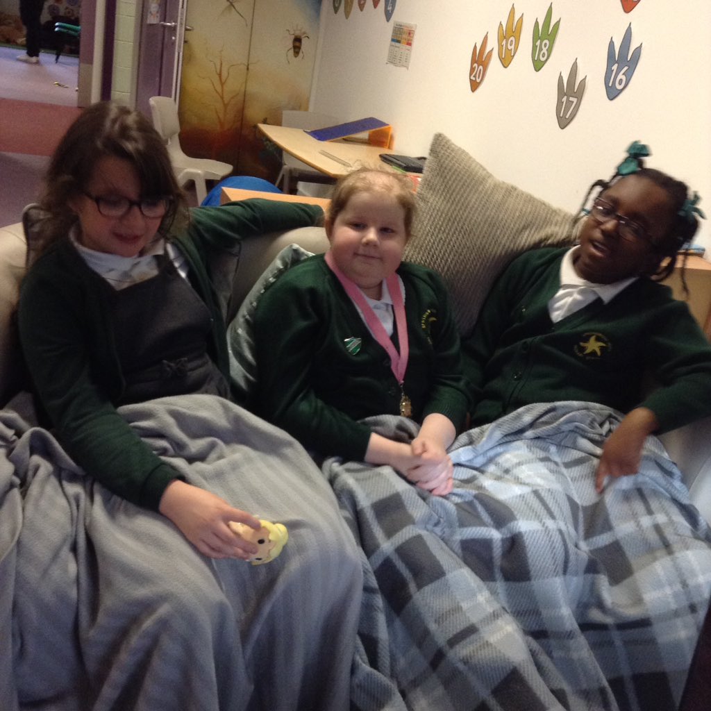 Monday morning catch up with friends 💕