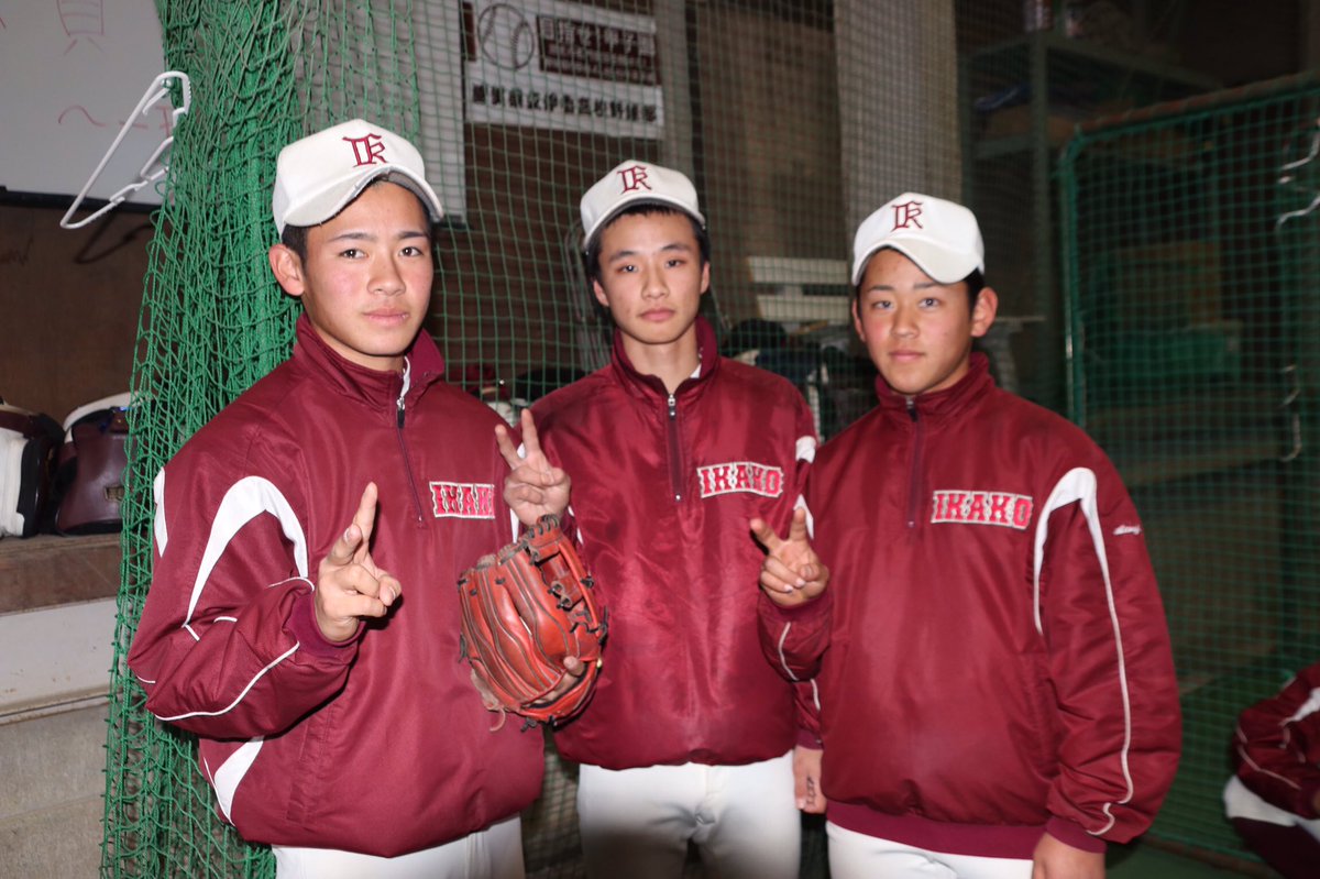 公式 輝け甲子園の星 編集部 On Twitter 33年ぶりの甲子園出場を目指す21世紀枠候補の 伊香 お父さんが当時の野球 部員だった選手やマネージャーもいます 先天性の脳性まひで車椅子生活を送るマネージャーの山本陸君を野球部に誘ったのはエースの隼瀬一樹君 集合