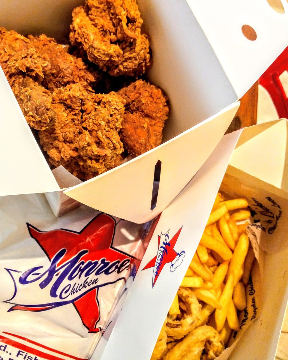 CookshopBiz's tweet photo. Hot delicious fried chicken from Monroe Chicken in Sinkor! Checkout their menu on @Cookshop.biz
Download our app https://t.co/skrYU7y60F and order with Monroe Chicken today!
#Sweetchop #eatgoodlivebetter #cheers #cookshoplib https://t.co/rEcHIFdEgC