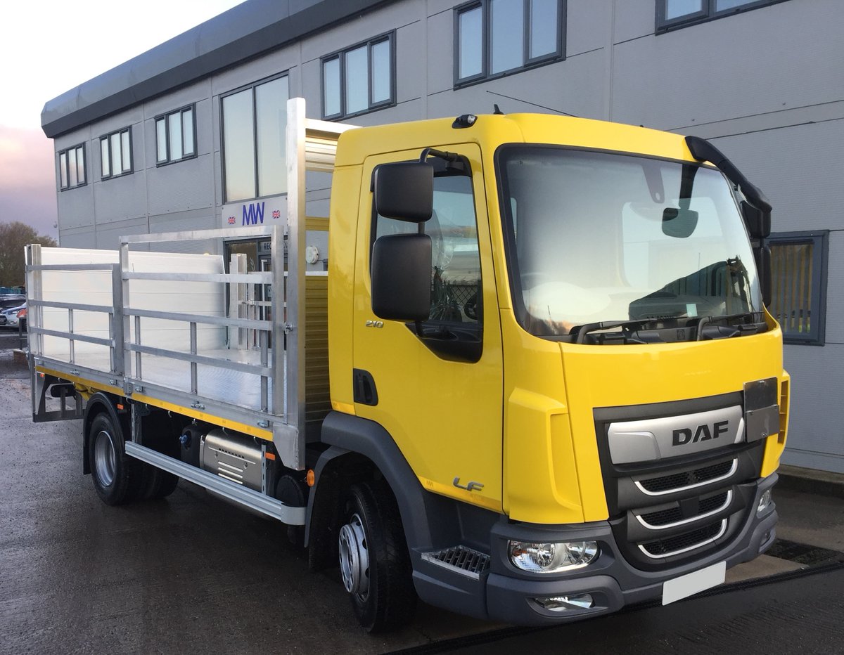 mwhullltd's tweet photo. DAF LF Aluminium dropside body for gas bottle carrying.
DEL 1000kg Column tail lift,
Haz Chem spec.
With thanks to Rectory Gas Supplies & @mctruckandvan
@DAFTrucksUK #DAF #DAFLF #Dropsider #GasBottleCarrier #DELTailLift #ColumnTailLift #HazChemSpec https://t.co/on4Cs1zCG6
