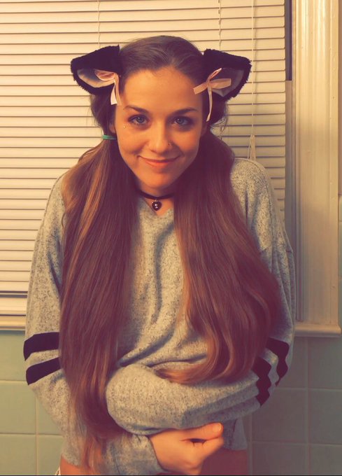 Watch Mark and Lace's leaked NSFW photo on TwXstars