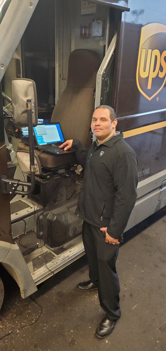 Our Techs dont get a lot of credit but Gil Velasco of Tampa TSG keeps the technology running in our buildings and in our fleet of vehicles!  Thanks for fixing my laptop also!!
#upstampatsg #floridaupsers 
<a href="/JDMyrick1/">J.D. Myrick</a> 
@FloridaUPSers