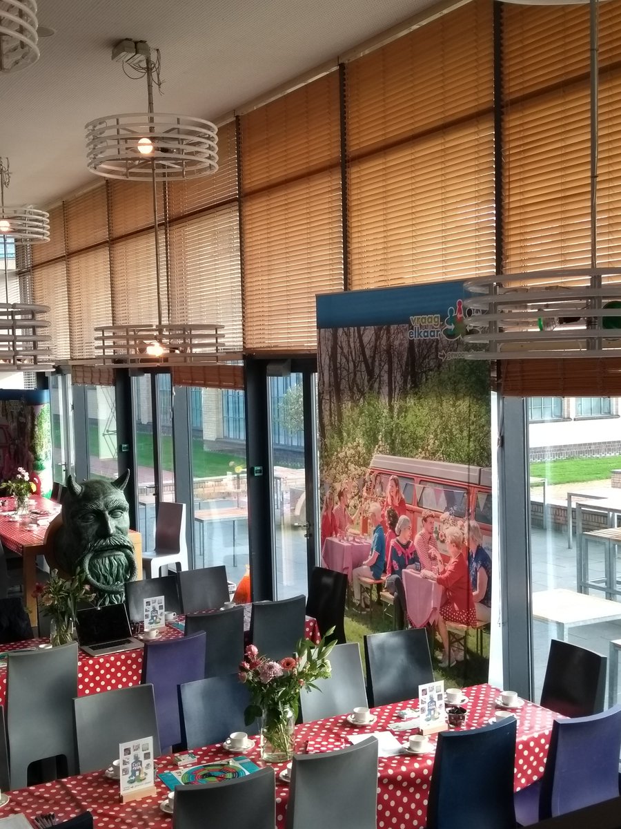 Collega's van <a href="/vraagelkaar/">vraagelkaar</a> organiseren vanmiddag weer een mooi samenzijn in Gember. Wat goed om elkaar aan te vullen. <a href="/HaagsOntmoeten/">Haags Ontmoeten</a>