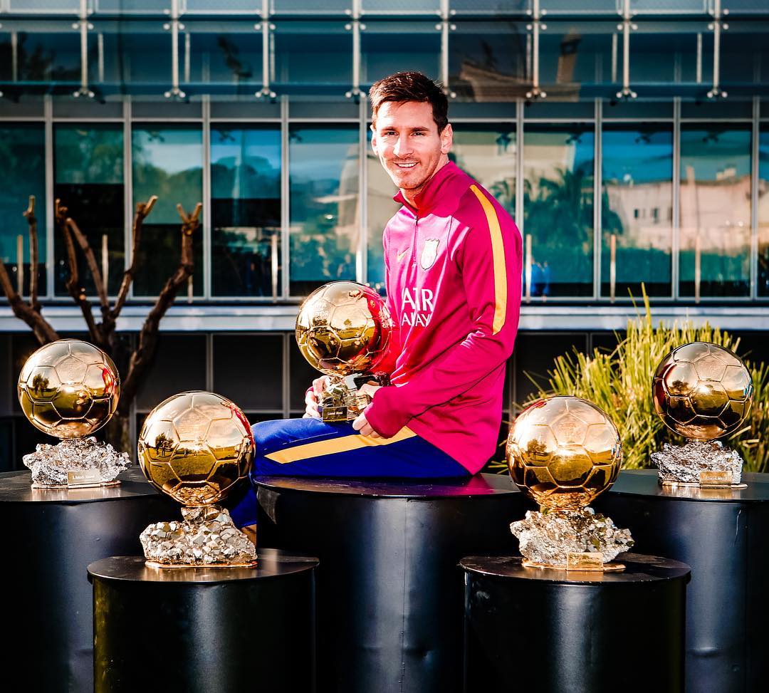 dedycule's tweet photo. Leo #Messi wins his Ballon d'Or🔥 https://t.co/g2mCI8lGaA
