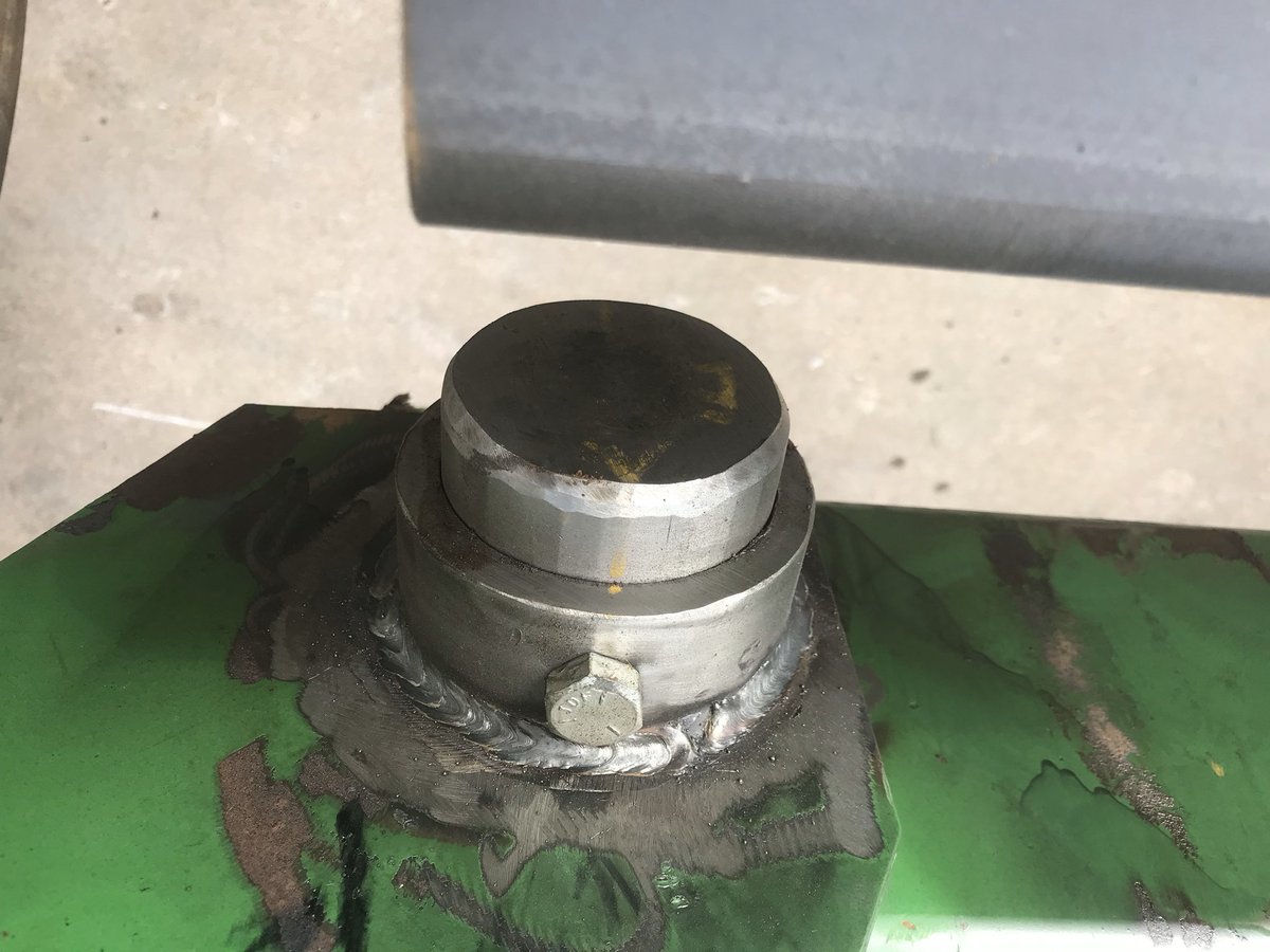 Jason_D_Koning's tweet image. Start with an old bar, bore out the pivot points, fresh paint, put new row units on and I have just $25,000 in a “new” bar and brand new row units. Then I had more left in my budget for technology, the part that makes $$$.