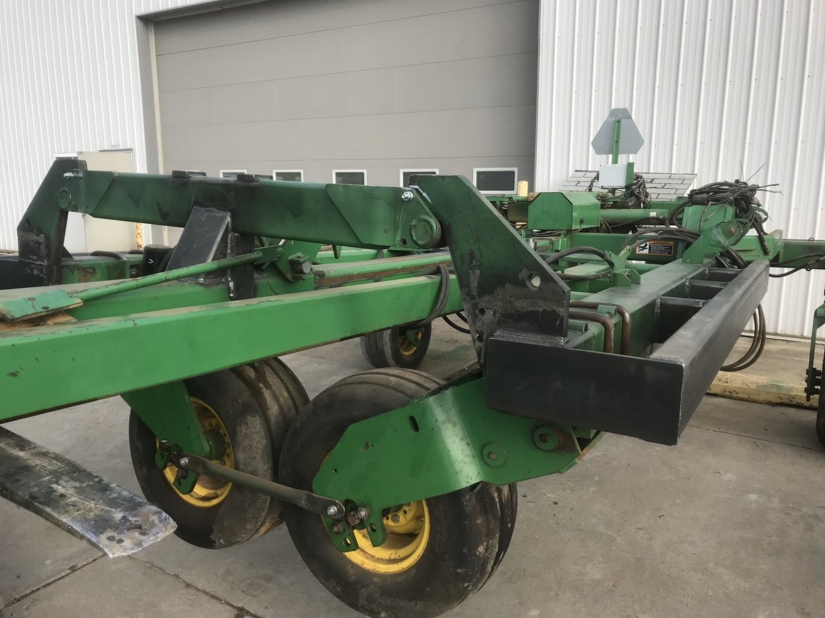 Jason_D_Koning's tweet image. Start with an old bar, bore out the pivot points, fresh paint, put new row units on and I have just $25,000 in a “new” bar and brand new row units. Then I had more left in my budget for technology, the part that makes $$$.