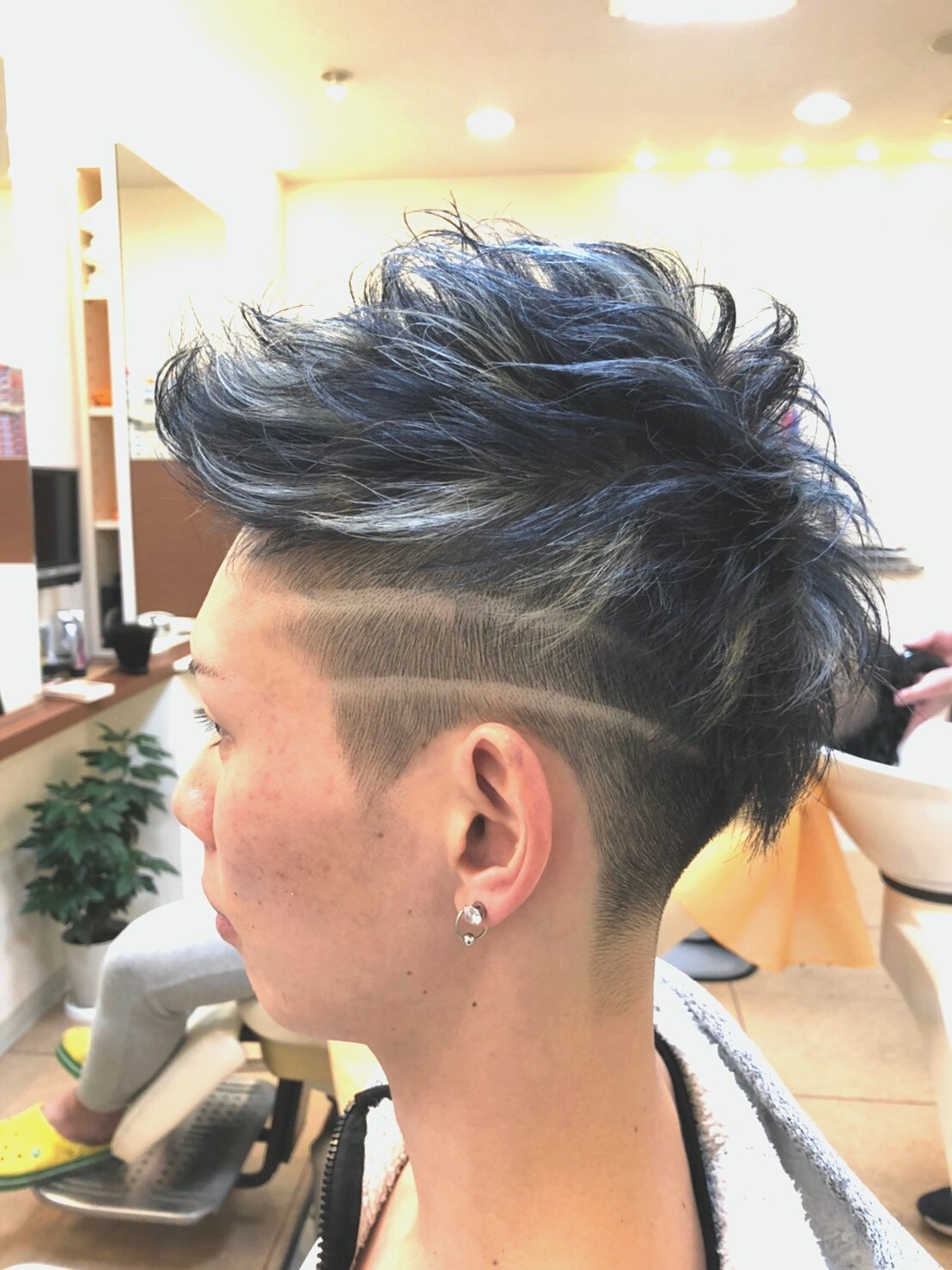 K Ing ケイング 成人式ヘア完成 メッシュカラー メッシュカラーメンズ 枚方理容室 枚方市理容室 大阪府理容室 大阪理容室 理容室 理容店 理容師 招提理容室 アットホームな店 ヘアサロン 枚方ヘアサロン カット かおそり T Co