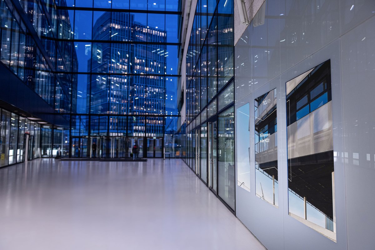 infomax_de's tweet photo. Pünktlich zum Tag der Digitalisierung präsentierte die @HCUHamburg inmitten der wunderbaren Architektur das neue Informationssystem von @infomax_de. Mehr unter https://t.co/VXN5sdme72 https://t.co/UTI3yJkD5K
