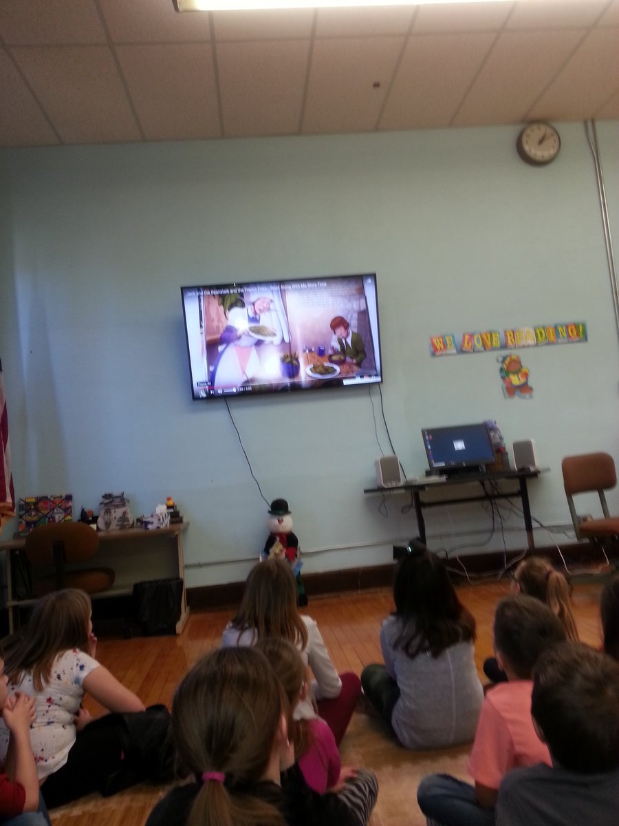 Gr2H2016's tweet photo. St 5 is showing our class in the library. @PanaCUSD8 @KHahnenkamp #readingrocks https://t.co/6hDjRvJZVa