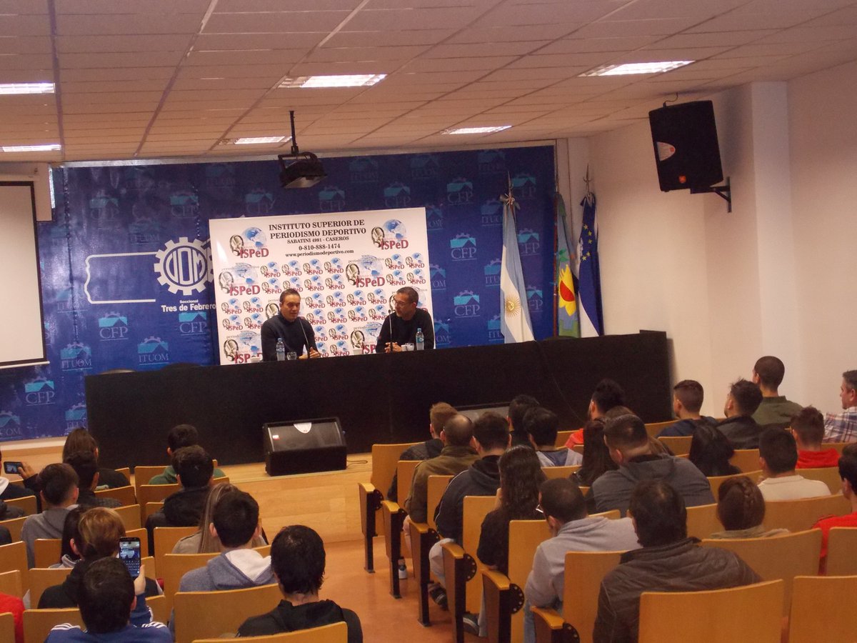 Institutoisped's tweet photo. #Recuerdos Ciclo de Conferencias #ISPeD 2019 #PatricioLoustau conversando con los alumnos de la Carrera de #Comunicación junto al @profepellegrini https://t.co/NIYJRubFva