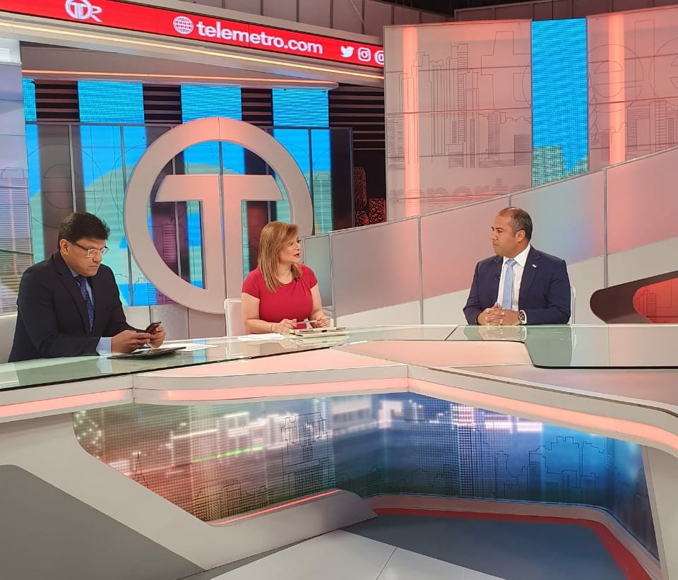 norielarauz1976's tweet photo. Dentro de la entrevista en @TReporta, hablé sobre la reactivación del Astillero de Balboa. Solución que beneficiará a muchos panameños a combatir el desempleo y, a los dueños de embarcaciones, les reducirá el costo de reparación de sus navíos. #DeFrenteAlMar #UnidosLoHacemos https://t.co/NGFXlF75wa