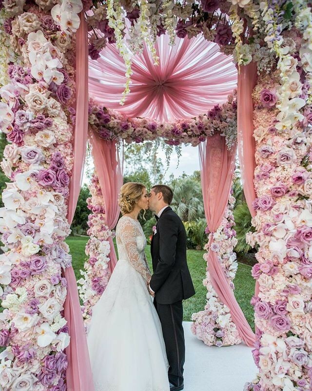 bellemagazine's tweet photo. So. Many. Flowers!
.
Featuring @paulbarnettphotography @victoriaweddings @blushbotanicals
.
.
#wedding #weddingceremony #decor #weddingday #love #instastyle #ido #gettingmarried #weddinginspiration #instawedding #weddingparty #weddingideas #weddingplanning #brideand… https://t.co/WJENjssMhT