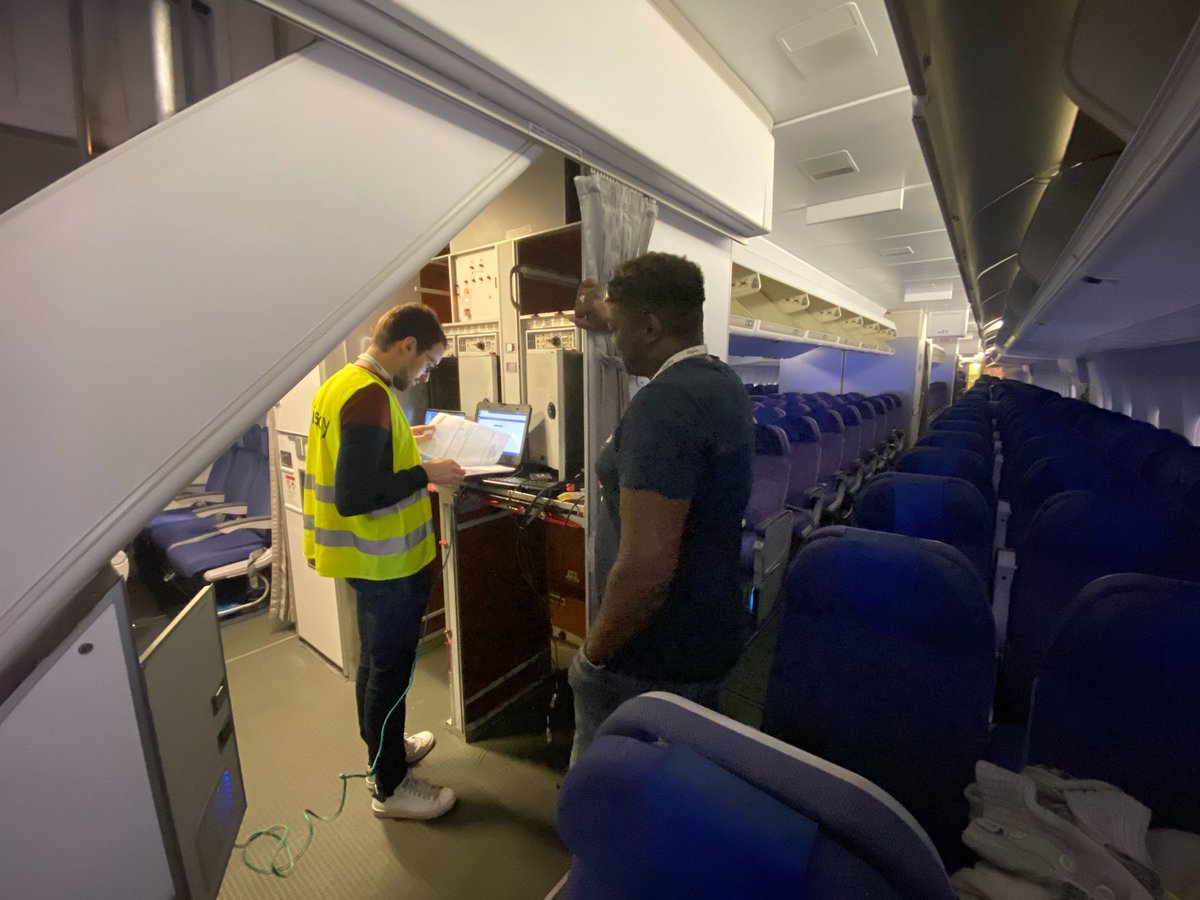 CharlieBgdy's tweet photo. Deploying the new major version of UGO Wireless IFE for one of our major customer 🎉 Deploy, test, training... Always be with your team in the real life outside of offices! #operations #spirit @DisplayIfe https://t.co/PiTJCmLXdo