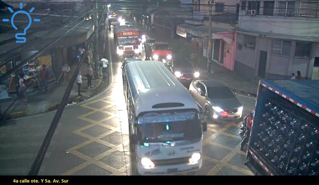 CAMdeSantaTecla's tweet photo. Se reporta tráfico pesado en varios puntos de #SantaTecla carretera panamericana frente a Británica, Av.hermano Julio Gaytán, Av.Manuel Gallardo y redondel Utila #TraficoSV #EscudoTecla
#SumamosProgreso @alertux https://t.co/mLgvwe6KxA