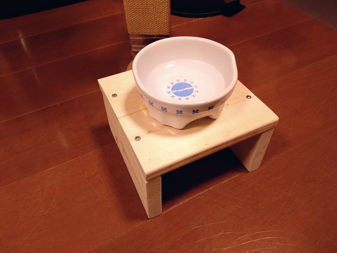 猫の食器台を手作りするにはどんなことに気を付けるべきなの