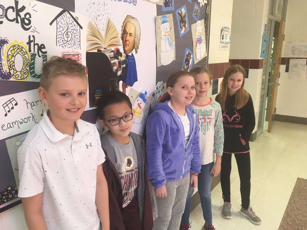 RoundHillMath's tweet photo. Mathletes of the week for room 35. Congratulations!@RoundHillES https://t.co/3fFftFNNIQ