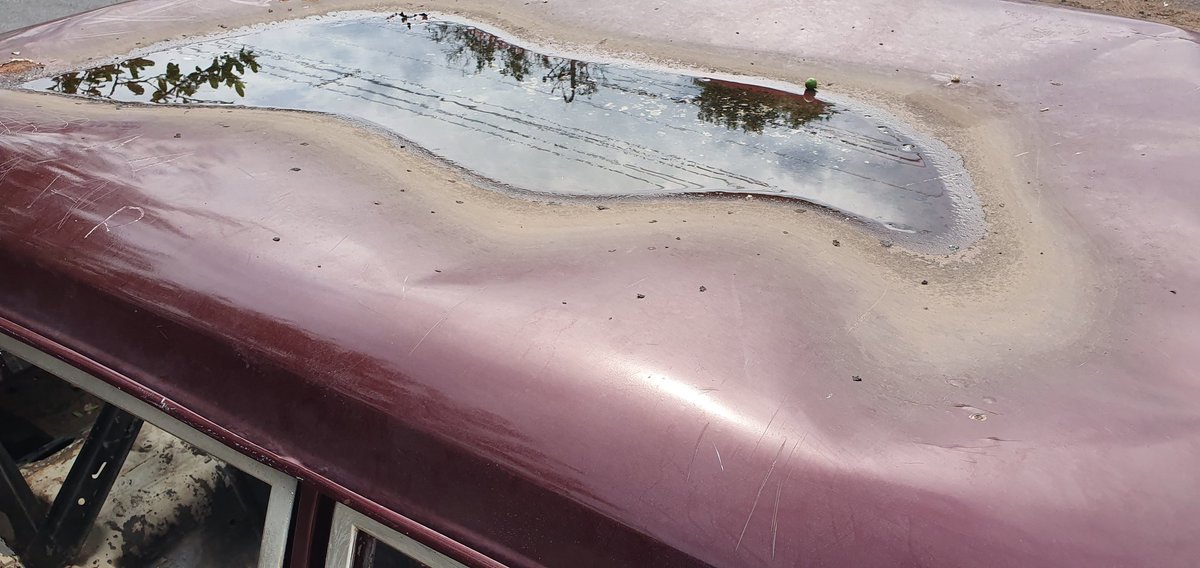 vonlucken's tweet photo. Señor intendente @oscarodriguezpy este auto está en Yegros entre 9na y 8va hace años. Pregunté de quién es y nadie sabe. Criadero de mosquitos en Barrio Obrero, a dos cuadras del hospital.  @AsuncionMuni @AsuDsu https://t.co/kXr7AAWHus