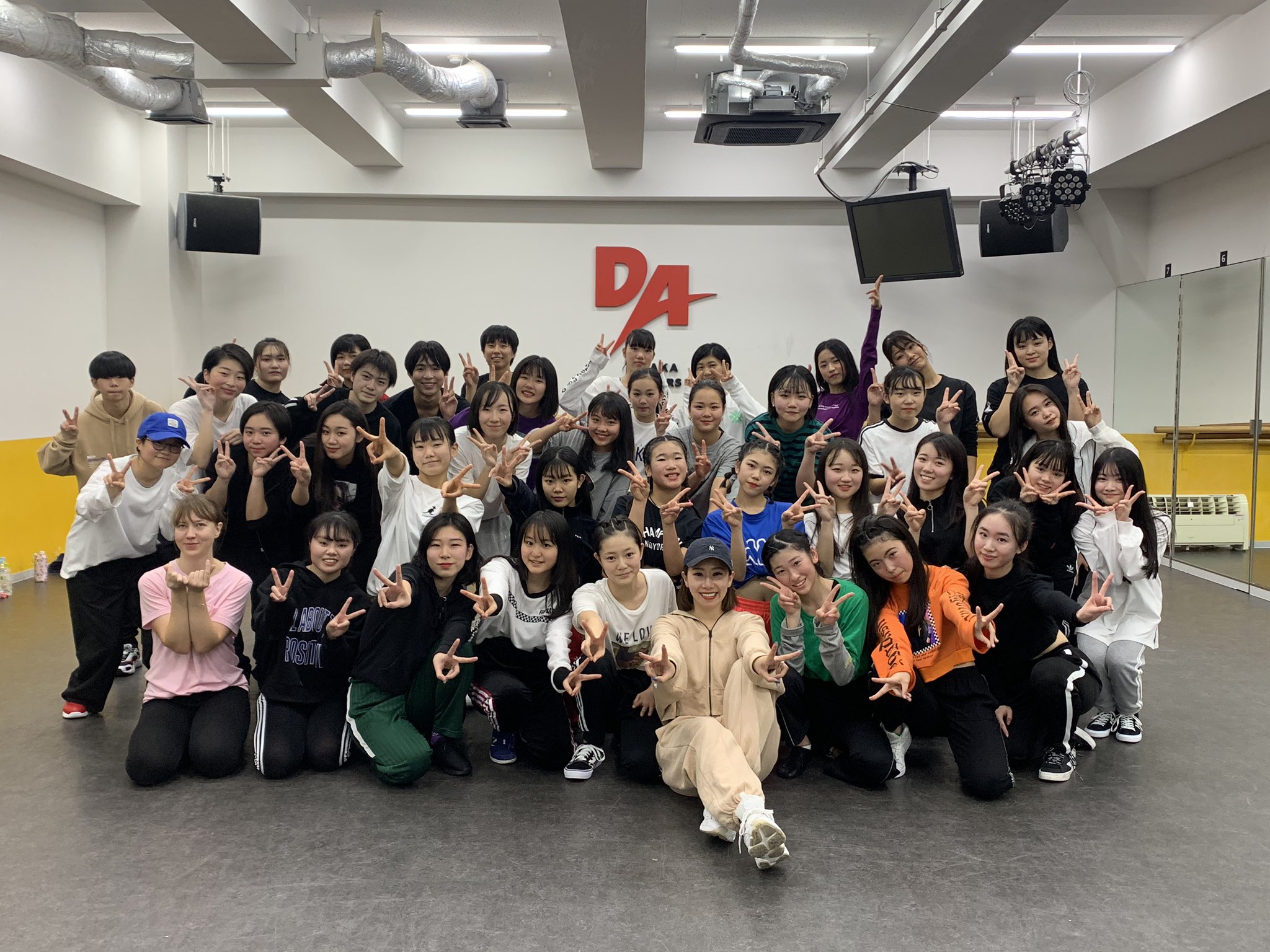 Osm Da大阪スクールオブミュージック専門学校 大阪ダンス アクターズ専門学校 今日は Mai先生によるk Popダンスレッスンがありました たくさんの方に来ていただき スタジオも熱気で溢れてましたね 笑 本当に楽しいレッスンでした Mai先生