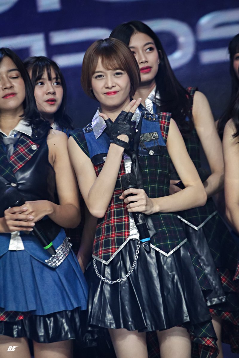 duwiDS_'s tweet photo. @F_FeniJKT48 @Fenidelity_INA @SharePict__48 Team J banget nih? @F_FeniJKT48 😆

@ #IndonesianSoccerAwards 2020
Studio 6 Emtek City, Jakarta
10-01-2020 #KLBISA2020 https://t.co/CPPQphBYEq