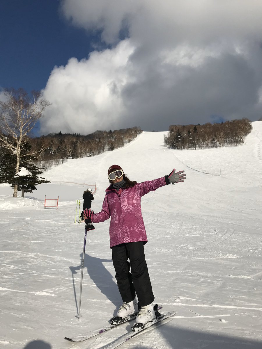 cekkicake's tweet photo. คิดถึงสกี ร่างกายต้องการปะทะหิมะ⛷☃️ https://t.co/Ex3Fevm2aU