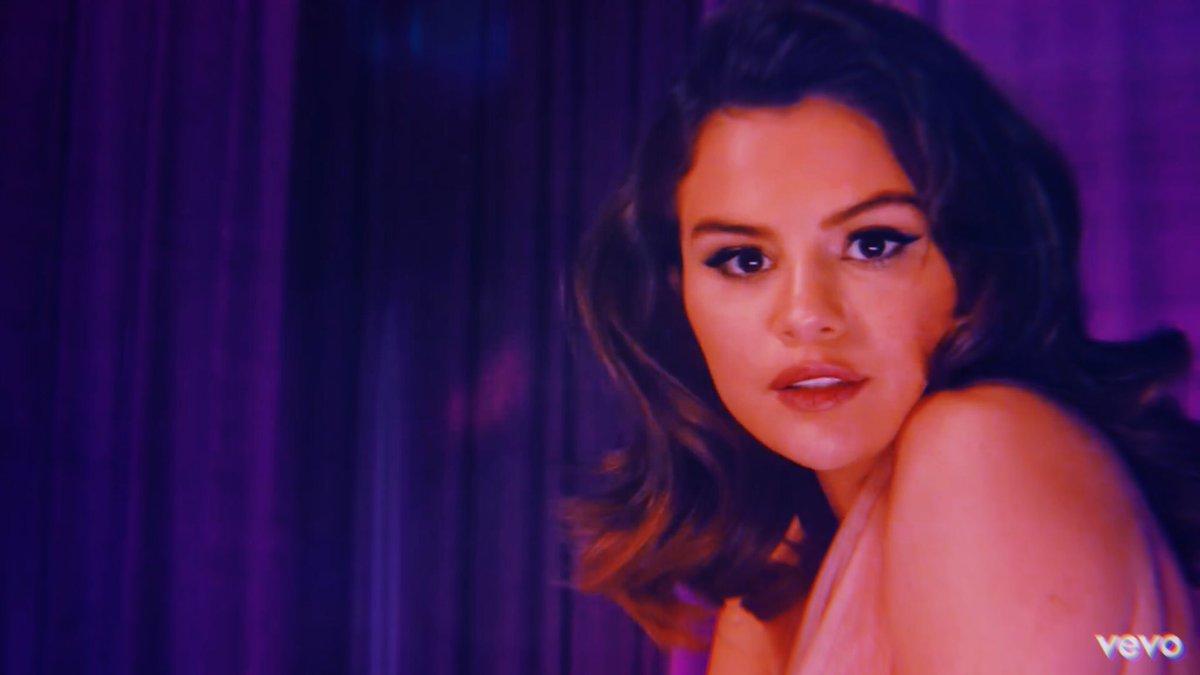 99selR's tweet image. #RareOutNow #RareMusicVideo #selenagomezrare #selenagomez