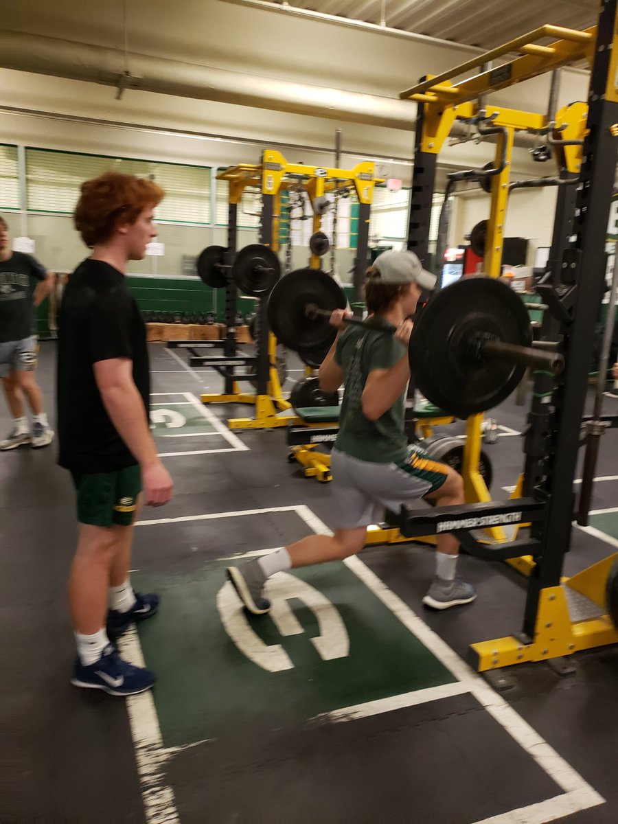 SEHS_Lacrosse's tweet photo. Working hard to create the best versions of ourselves for the season! #EdsUp🦅 https://t.co/gHUuEAVPOl