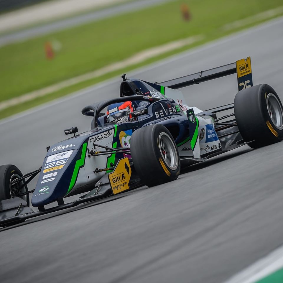 MatraxRacing's tweet photo. #F3Asia | @TataCalde ran for #SevenGP team second round of the 2019-2020 #F3Asianchampionship at #DubaiAutodrome. The Colombian ๐จ๐ด driver finished P9 as her best ๐๏ธ ๐ result on the last weekend. ยกMucha fuerza ๐ช, Tati !
๐ธ Tatiana Calderon Instagram https://t.co/LCII82lFLe