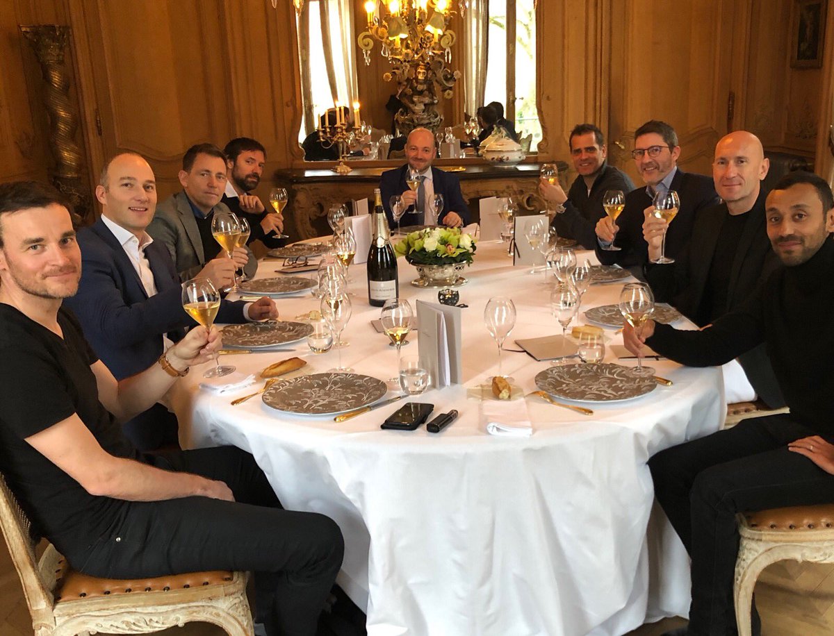 DanielRiolo's tweet photo. ⁦@JM_Aulas⁩ ⁦@AfterRMC⁩ ⁦@LouisRoederer_⁩ @gilbertbrisbois⁩ ⁦@RothenJerome⁩ After à Reims ! Fantastique accueil ca nous change du café du commerce 😂☀️ https://t.co/xfj5rqqiIy