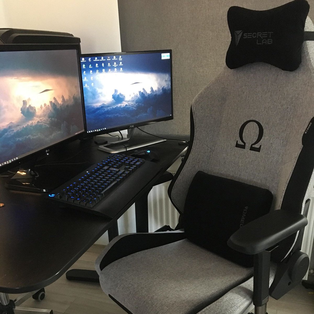 YodahRs's tweet photo. Just installed this badboy! @secretlabchairs #secretlab https://t.co/hNkiRoVyVH