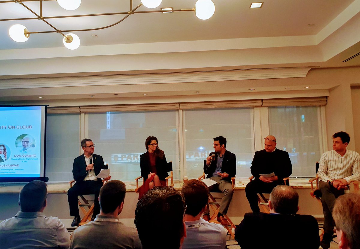 annikanevaste's tweet photo. Yesterday was all about technology that enables the future of retail, now we are in the core - people and culture, how do we make this all work! Awesome panelists👌#GoogleCloudLearningExpedition #NRF2020 #culturalchange #agility #Google https://t.co/PSzXU2pP3U