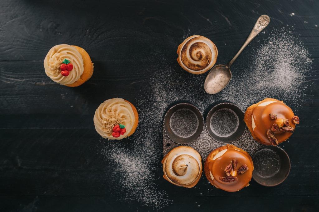 Our small business customer, <a href="/NoRACupcakeCo/">NoRA Cupcake Company</a>, knows what it takes to make delicious cupcakes AND run a successful small business. 🧁 Show your support for NoRA Cupcake Company: noracupcake.com/menu

#HartMob #BigLoveForSmallBusiness #TheBucksGotYourBack