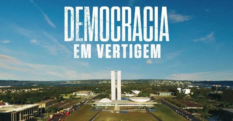Michellinha1984's tweet photo. Mas que coisa não é? O documentário que narra o impcheament de Dilma como um golpe é indicado ao Oscar. Seria a Academia comunista ou vc um idiota que não consegue enxergar que foi feito de massa de manobra? Kisses
#Oscar2020 
#democraciaemvertigem https://t.co/4Djujpzr3u