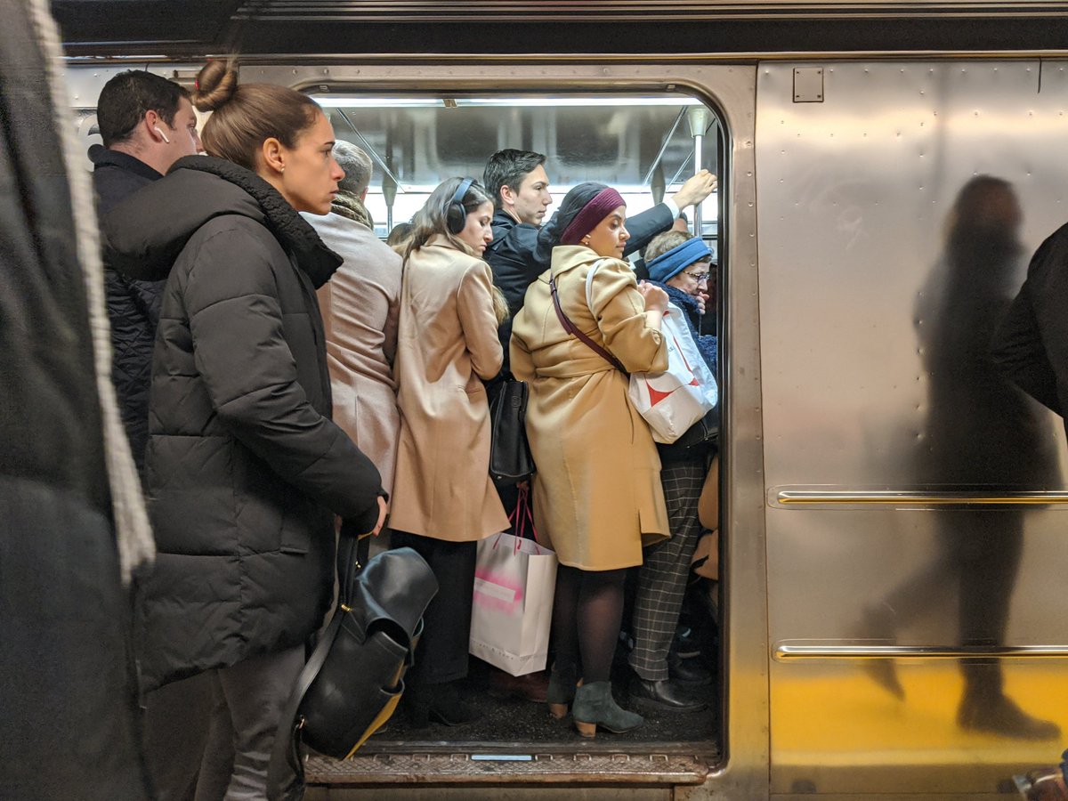 SocialWorkDan's tweet photo. This, every morning. The second 6 train at 28th St. I and a platform full of paying riders had to miss due to overcrowding on @NYCTSubway. You know you're affecting people's livelihoods, right? What's it going to take to #fixthe6? @MTA @RidersAlliance https://t.co/UM5G5IMoxw