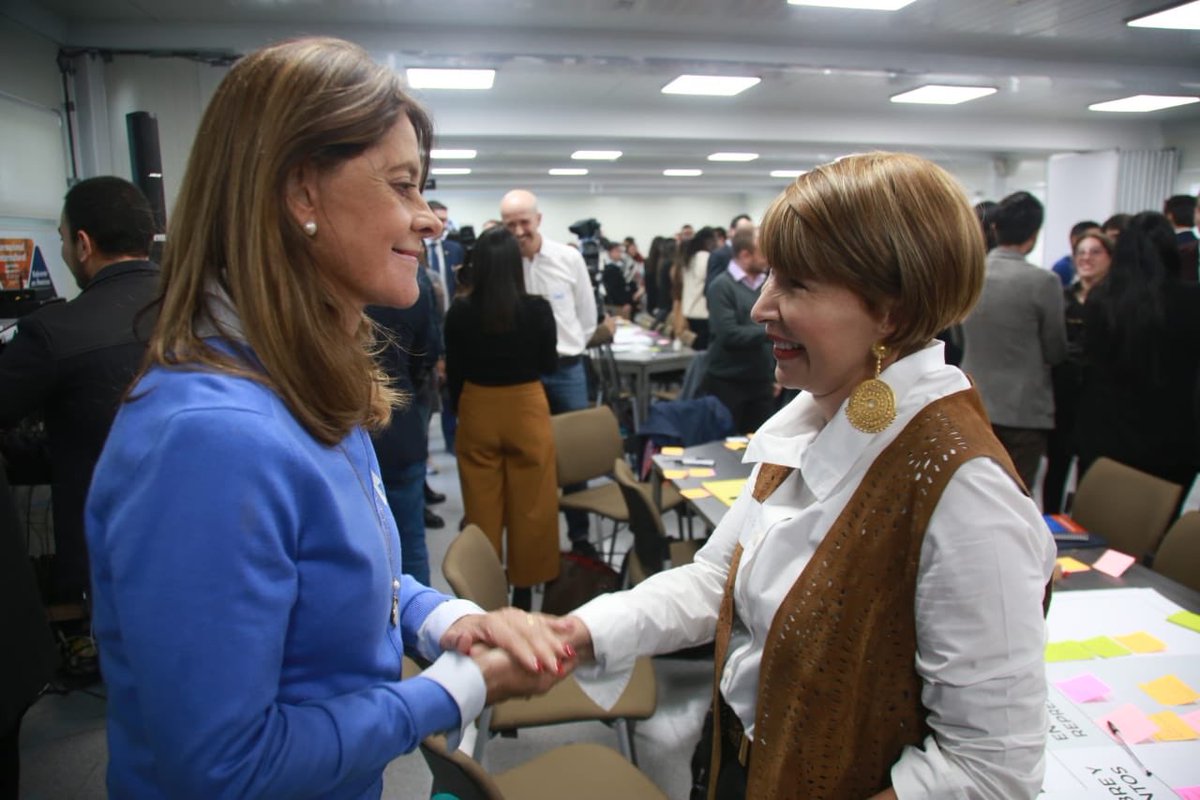 MintrabajoCol's tweet photo. #LoQueDicenLosJóvenes | La ministra @AliciaArango participa en la Conversación Nacional - Primera Mesa Sectorial Jóvenes en la que ellos son los protagonistas. https://t.co/xp1pEGyF2V