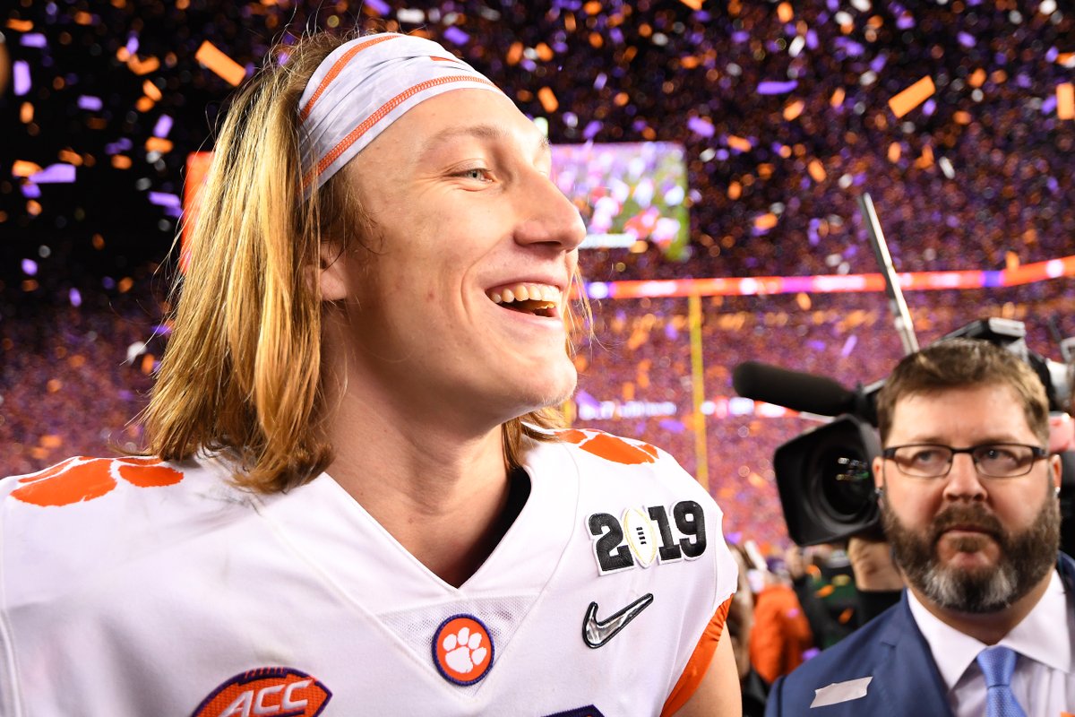 BleacherReport's tweet photo. Lawrence.

Burrow.

#NationalChampionship. 

TONIGHT 🍿 https://t.co/kzzMXM3L0x