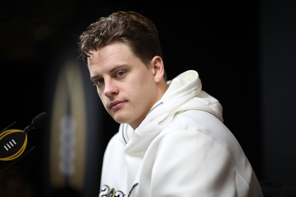 BleacherReport's tweet photo. Lawrence.

Burrow.

#NationalChampionship. 

TONIGHT 🍿 https://t.co/kzzMXM3L0x