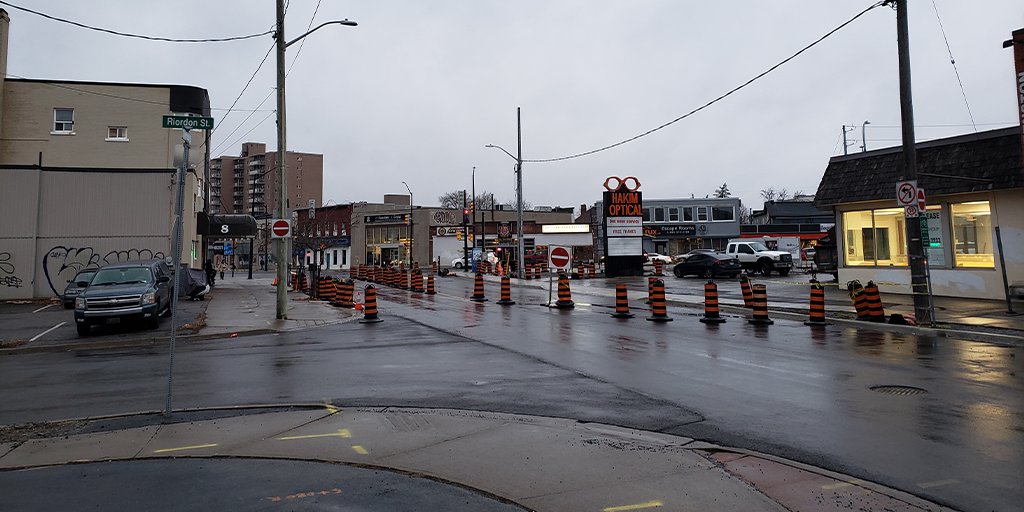 NiagaraRegion's tweet photo. On Jan. 20, Queenston St. in downtown @St_Catharines will be converted to two-way traffic from Geneva St. to Riordon St. For full details, visit https://t.co/jDE8qnscmj https://t.co/f9sBpWS8Xq